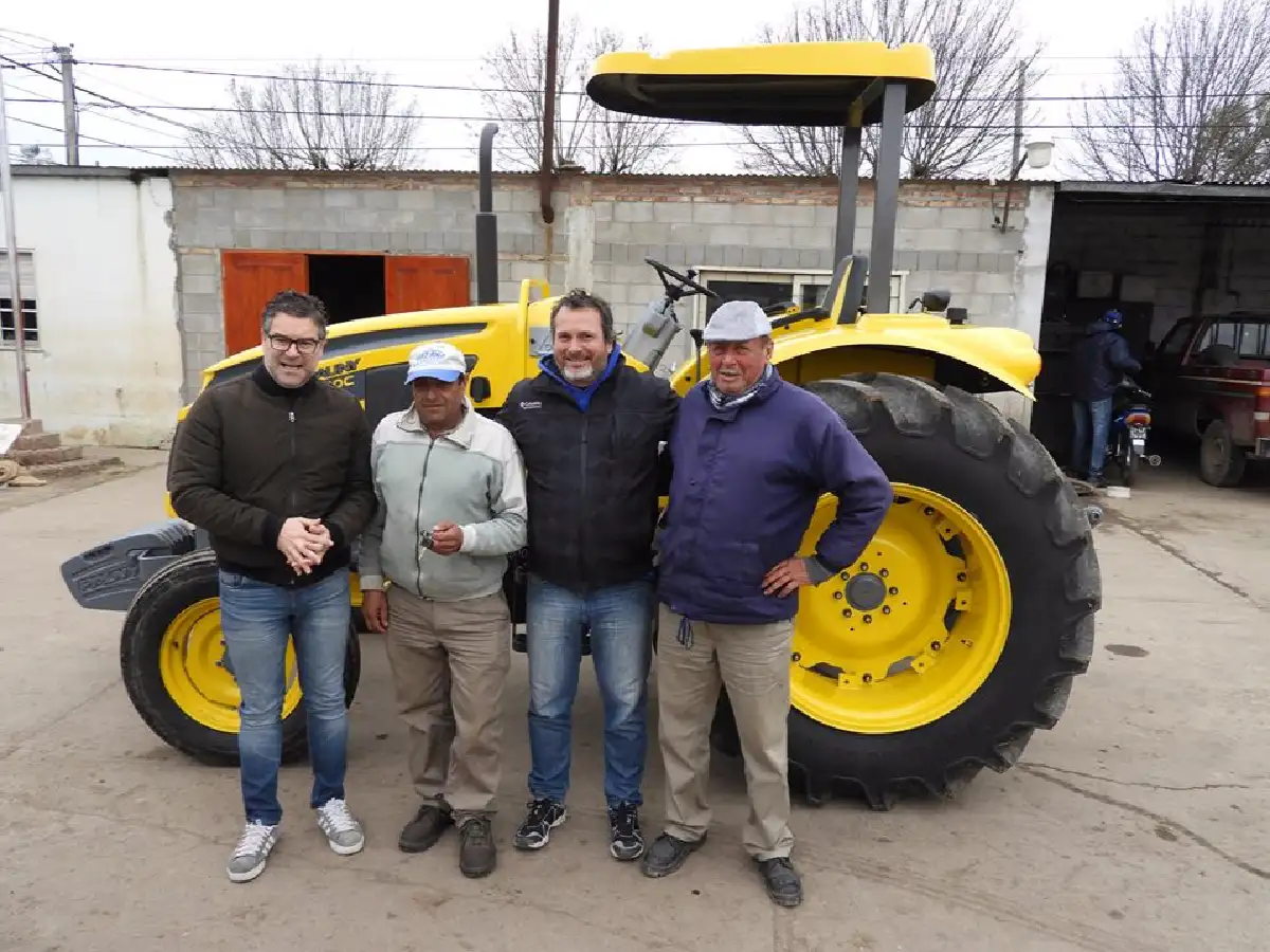 El municipio de Freyre adquirió un nuevo tractor