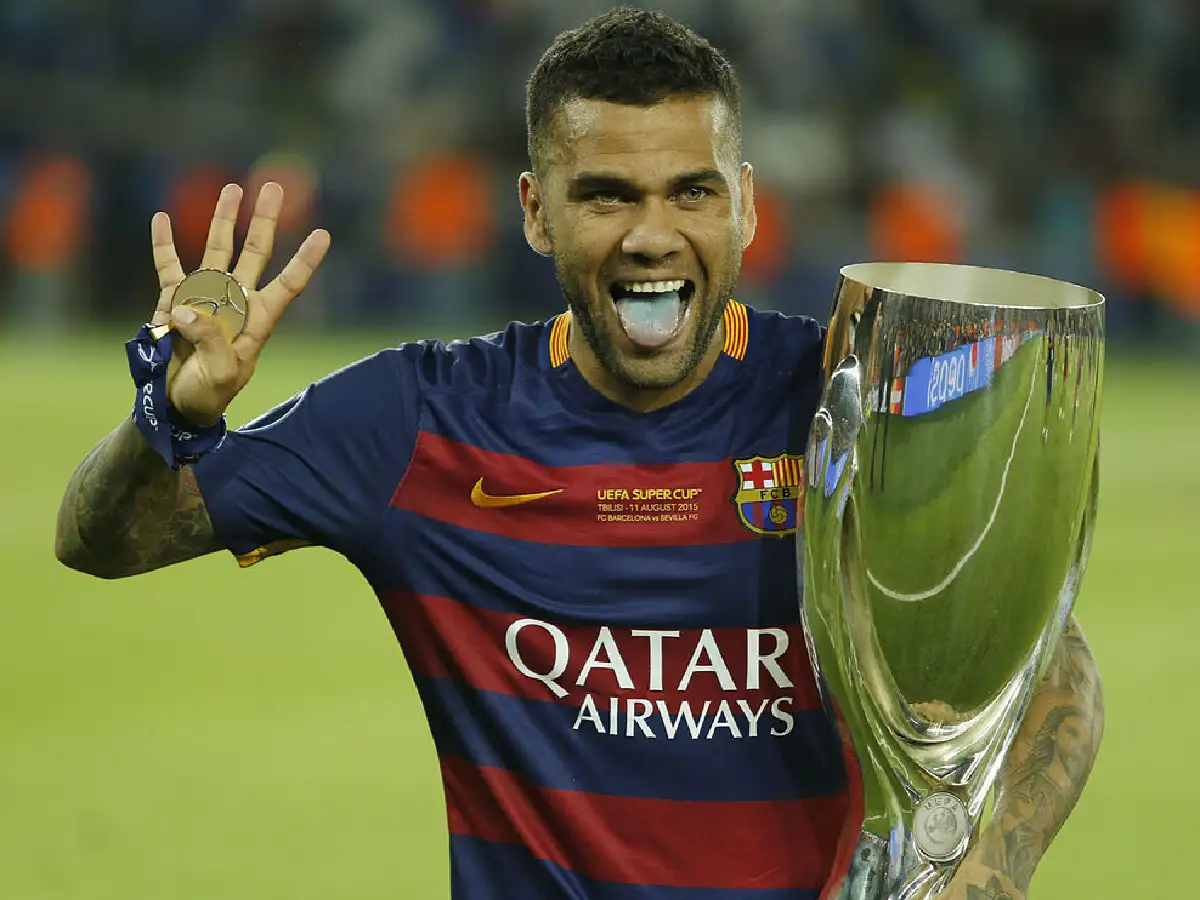 Dani Alves vuelve a Barcelona