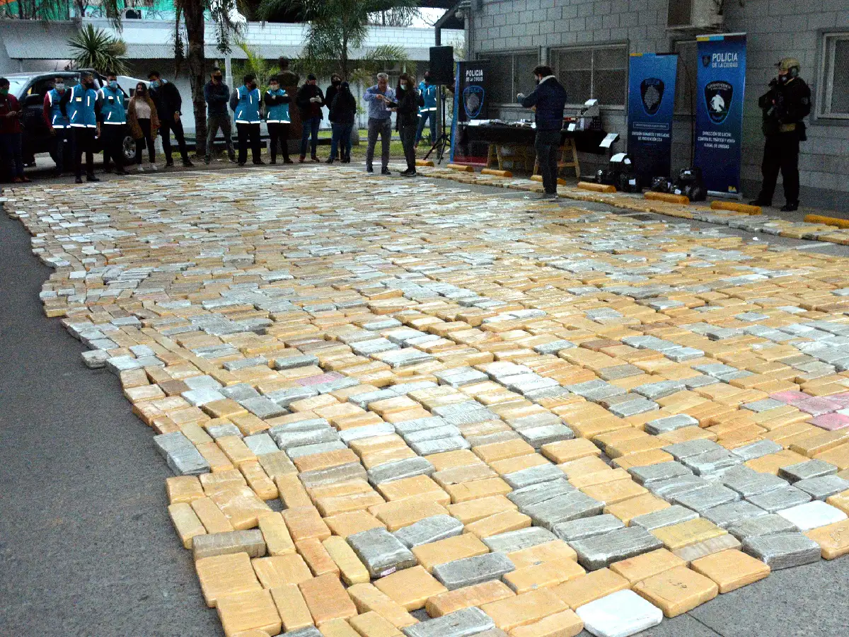 En un operativo secuestraron 2.400 kilos de marihuana