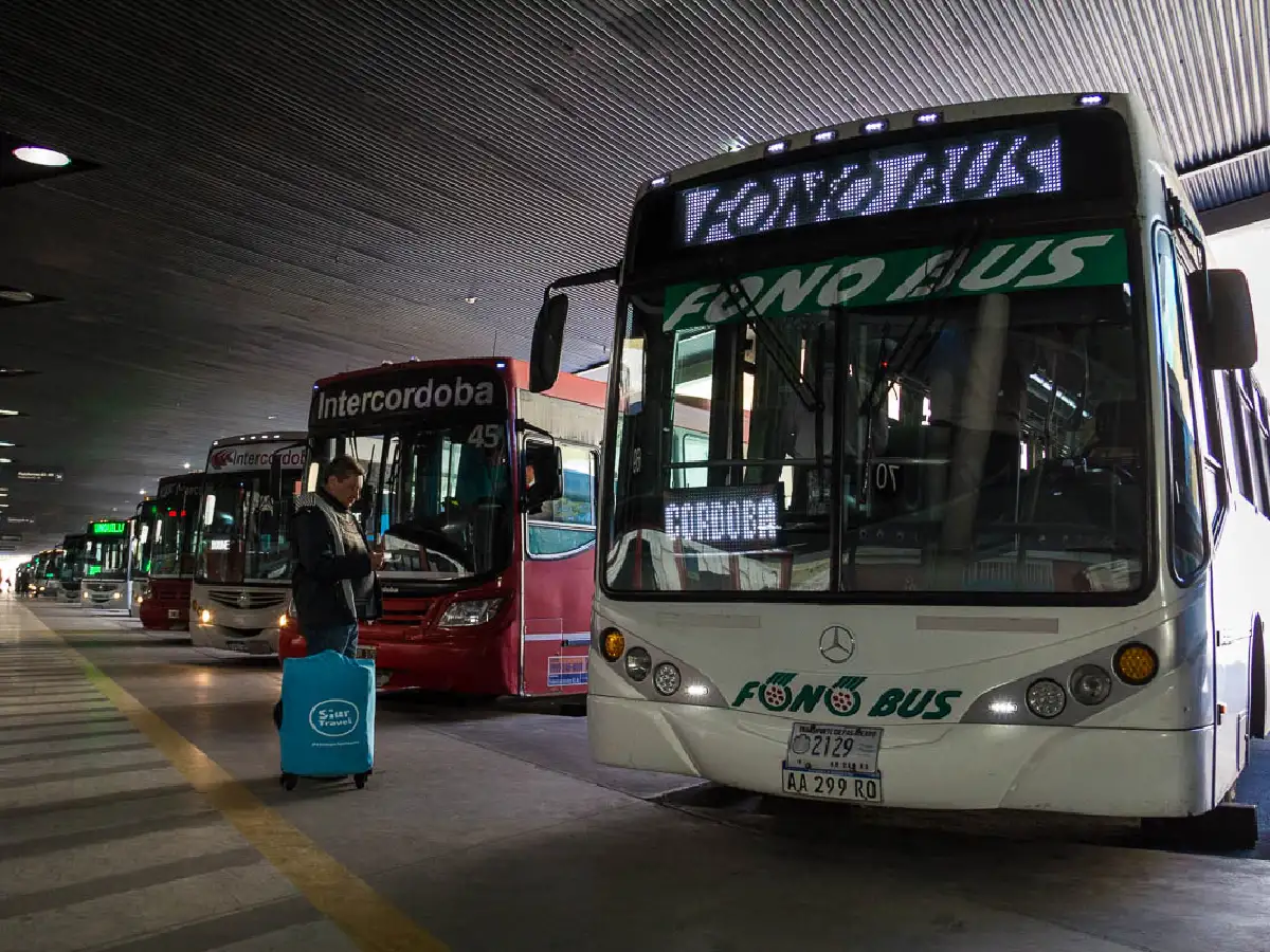 Nación habilitó la vuelta del transporte interurbano para esenciales