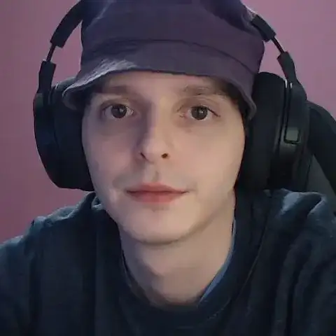 El youtuber Sebastián Funes, conocido en redes sociales como Chatterbox, murió este domingo en un choque múltiple.