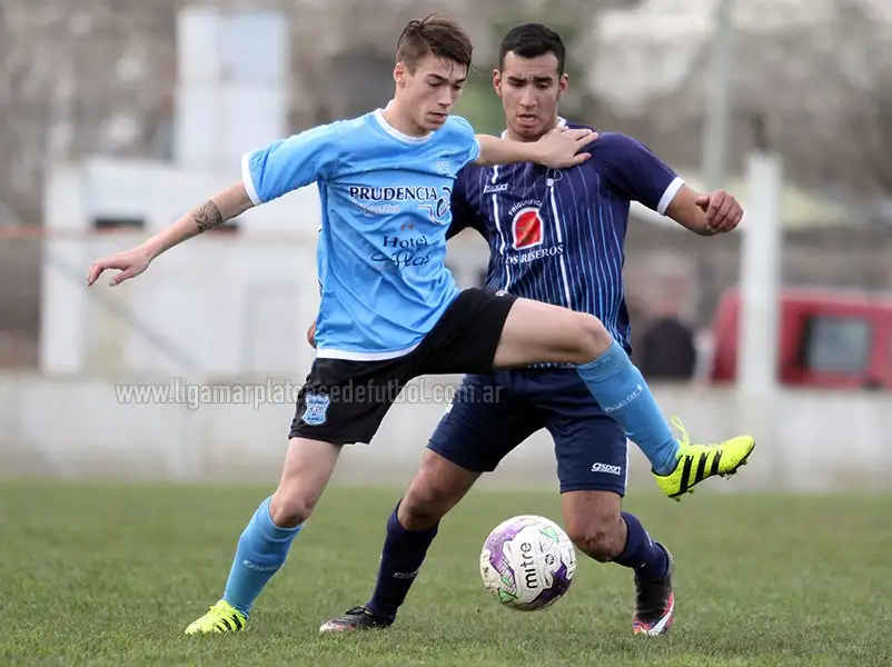 Fútbol local: cuatro más que van a octavos