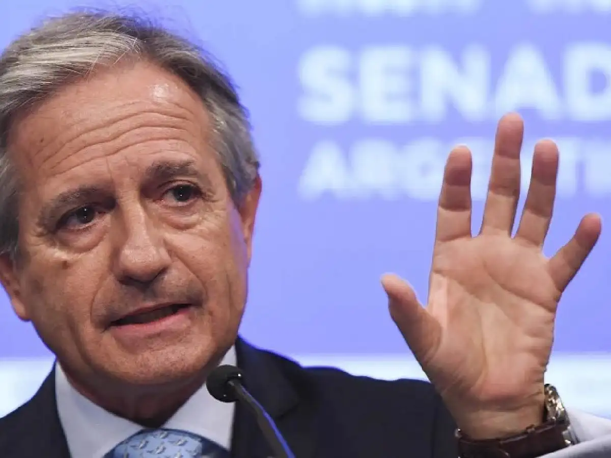 El Gobierno ofrece un bono a estatales para distender las tensiones con los sindicatos