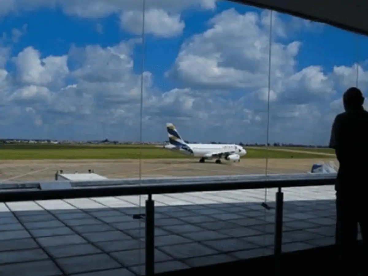 Latam anunció que dejará de volar desde Rosario a San Pablo
