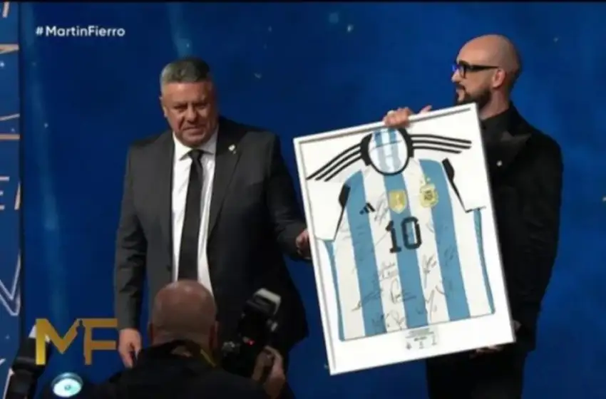 La AFA sorprendió y reconoció a Abel Pintos