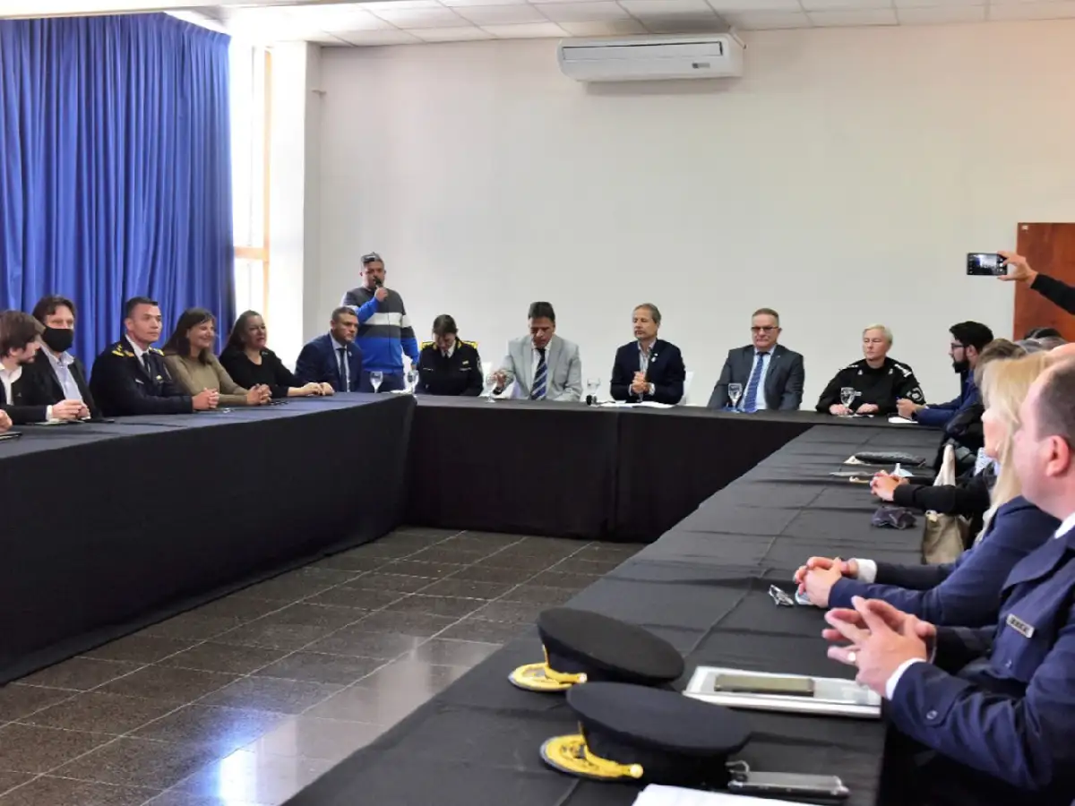 “La inseguridad no es un problema de las fuerzas policiales”  