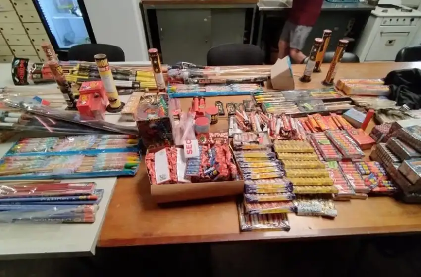 Secuestraron material pirotécnico en la vía pública y en un comercio