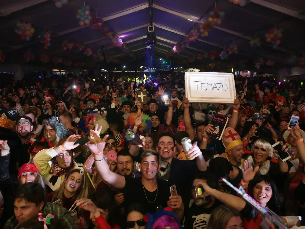 Vuelve a Paraná la mayor Fiesta de Disfraces de América Latina