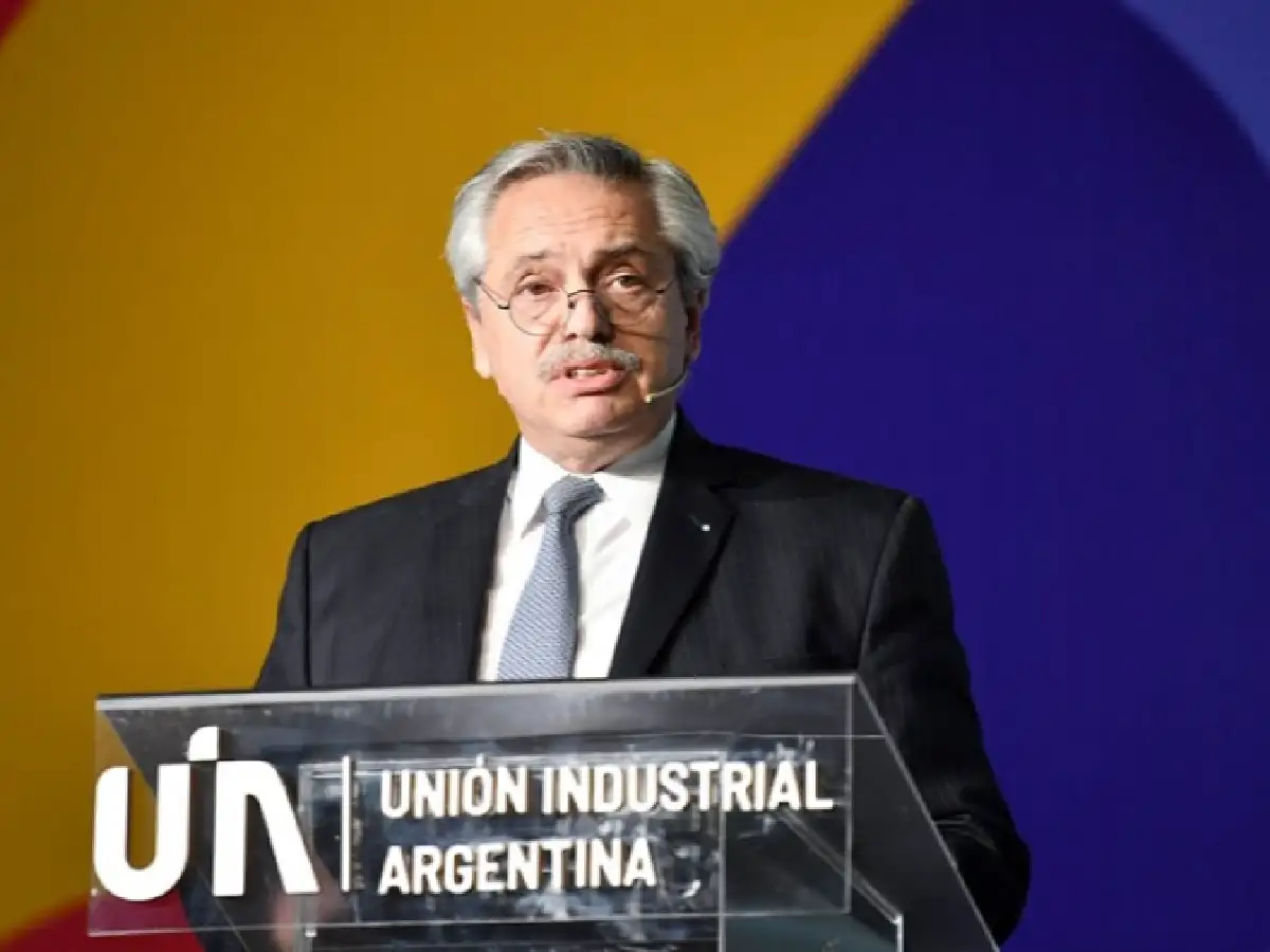Fernández dijo que será "inflexible" en el cuidado de los precios y negociará con "pulso firme" ante el FMI