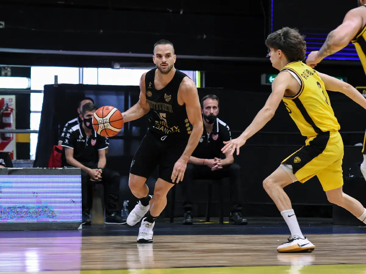 Bertone jugará en Islandia