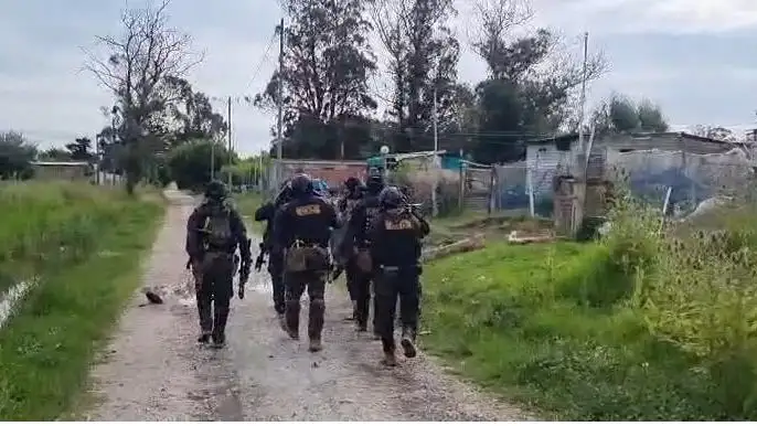 La víctima recibió el impacto en la pierna izquierda e ingresó al HIGA por sus propios medios.