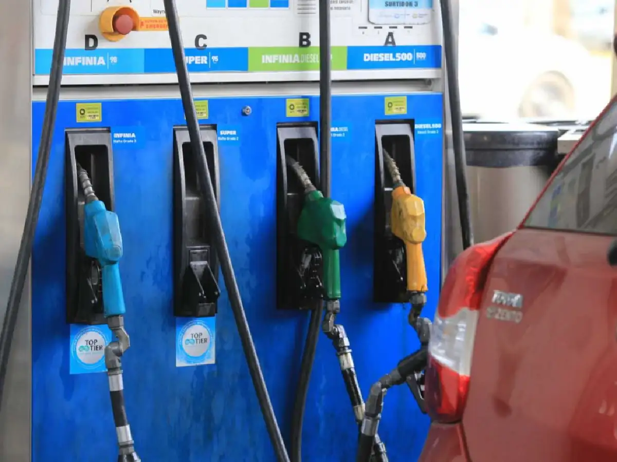 El Gobierno postergó hasta marzo la actualización de impuestos a los combustibles