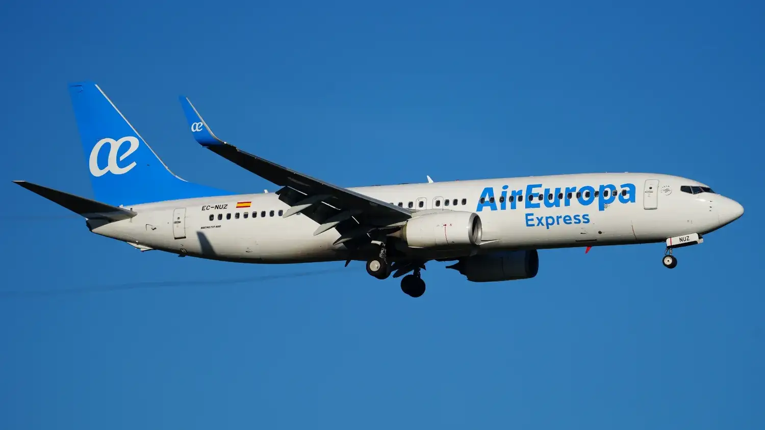 Un vuelo rumbo a Madrid quedó varado en Brasil: pasajeros denunciaron picaduras de garrapatas