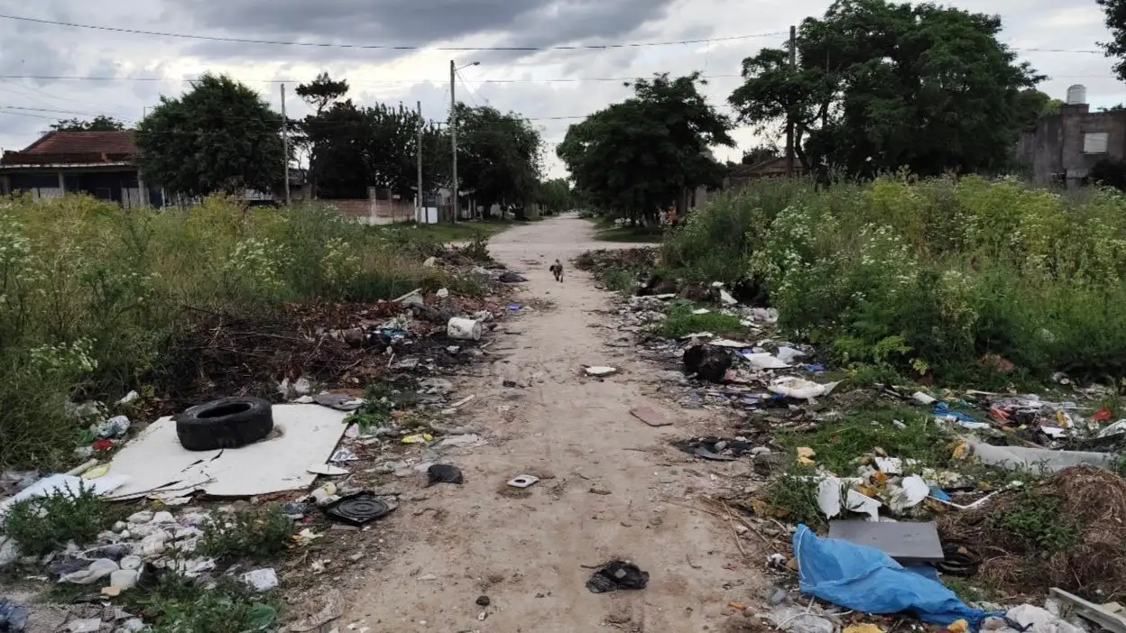Las Heras: menos motos en la plaza y más presencia policial