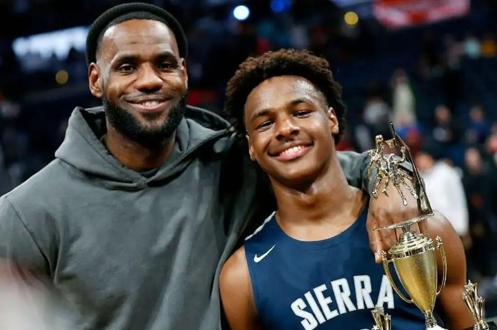 El hecho se dio mientras entrenaba en el Galen Center de la USC
