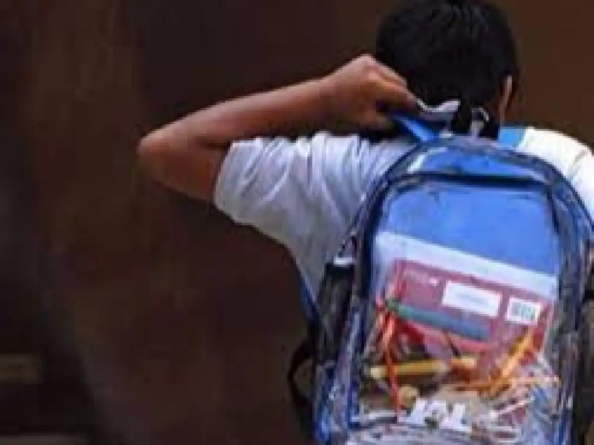 Inseguridad en Córdoba:  Piden bolsas transparentes como mochila para detectar si los alumnos van armados
