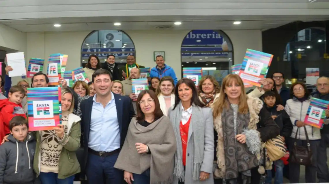 La provincia entregó escrituras a 30 familias de Santa Fe