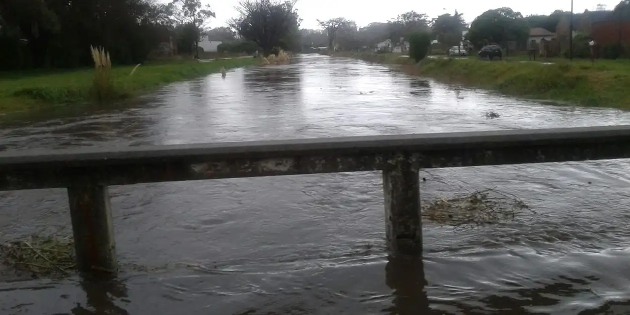 El Municipio relaciona el desborde de arroyos con la falta de limpieza