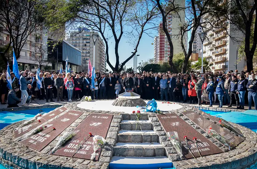 Se conmemora el Día del Veterano y de los Caídos en la guerra de Malvinas