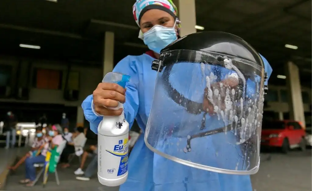 Panamá busca medidas urgentes ante récord de contagios