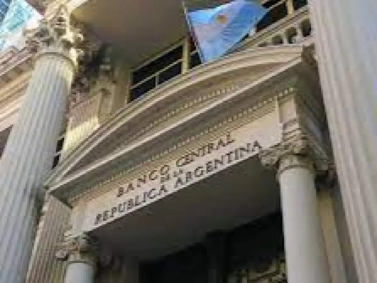 El Banco Central subió la tasa de interés al 91% para controlar el dólar