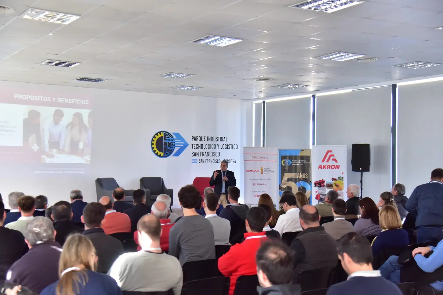 La jornada reunió a más de 100 empresas en el Parque Industrial de San Francisco.