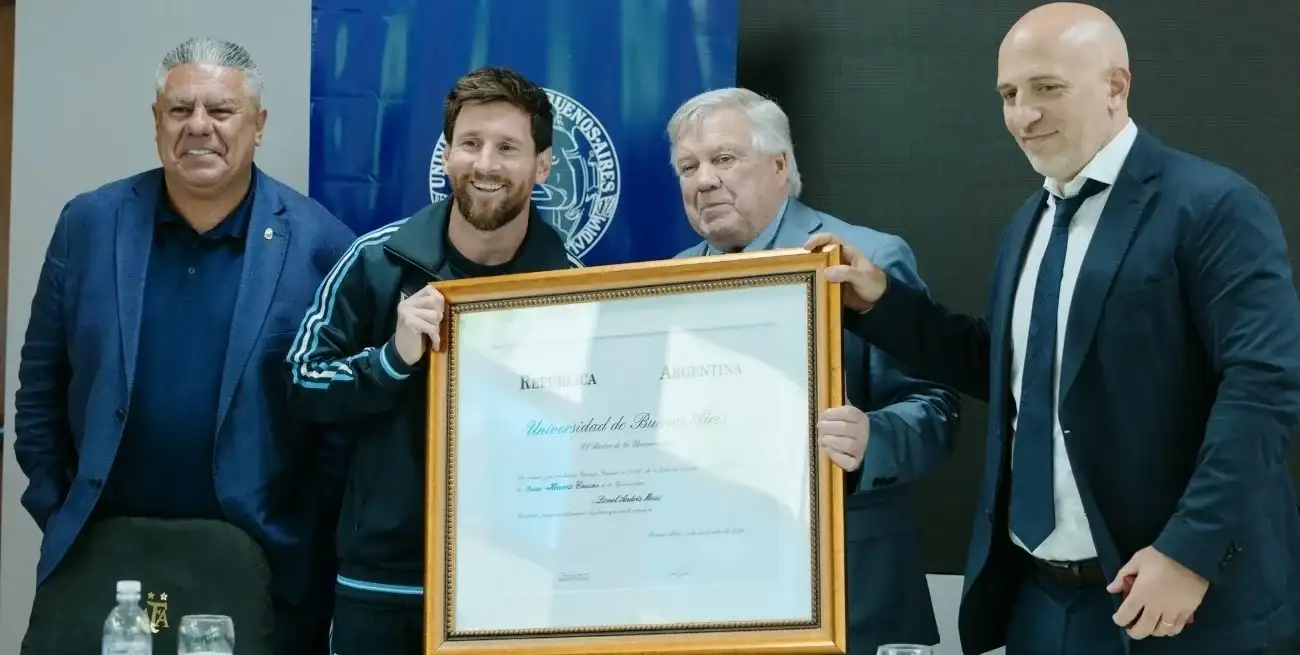 Lionel Messi recibió el Doctorado Honoris Causa de la Universidad de Buenos Aires.
