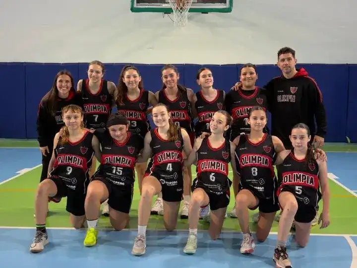 La U17 de Olimpia venció a Ciudad como visitante por 77-21 y sigue peleando en lo alto.