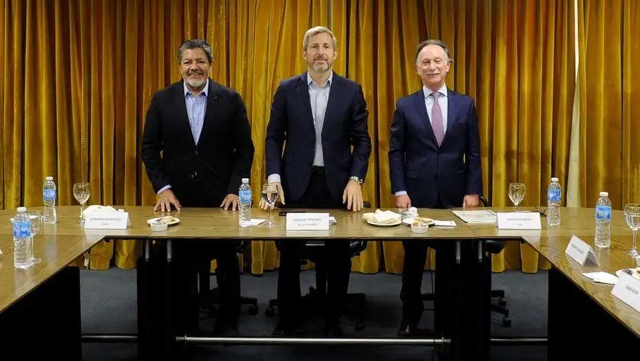 Tras la reunión con la UOCRA, Frigerio prometió que sostendrán el nivel de inversión