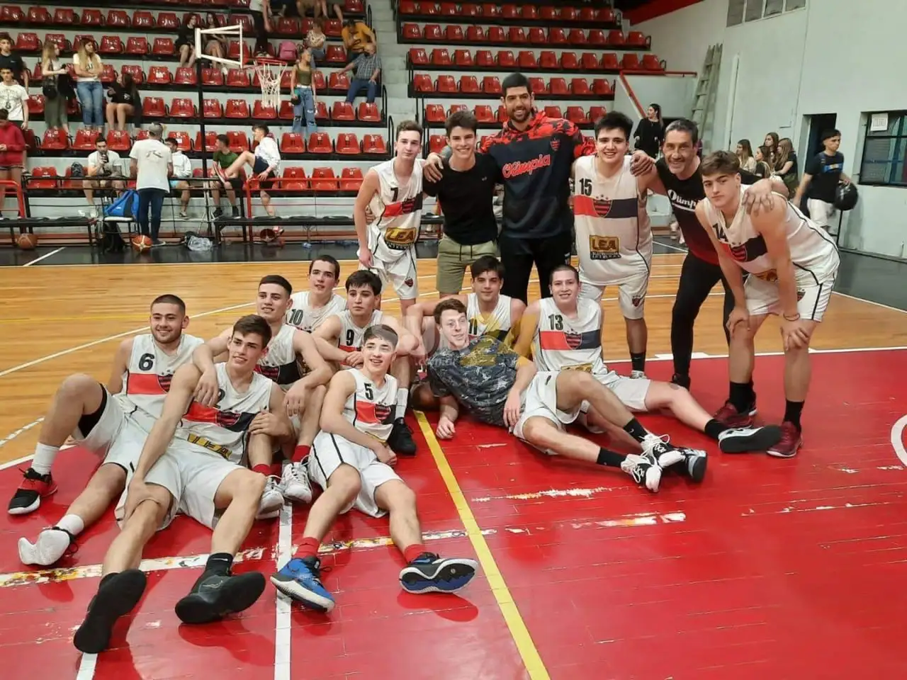 Olimpia BBC y Deportivo Atenas siguen en el Federativo U19