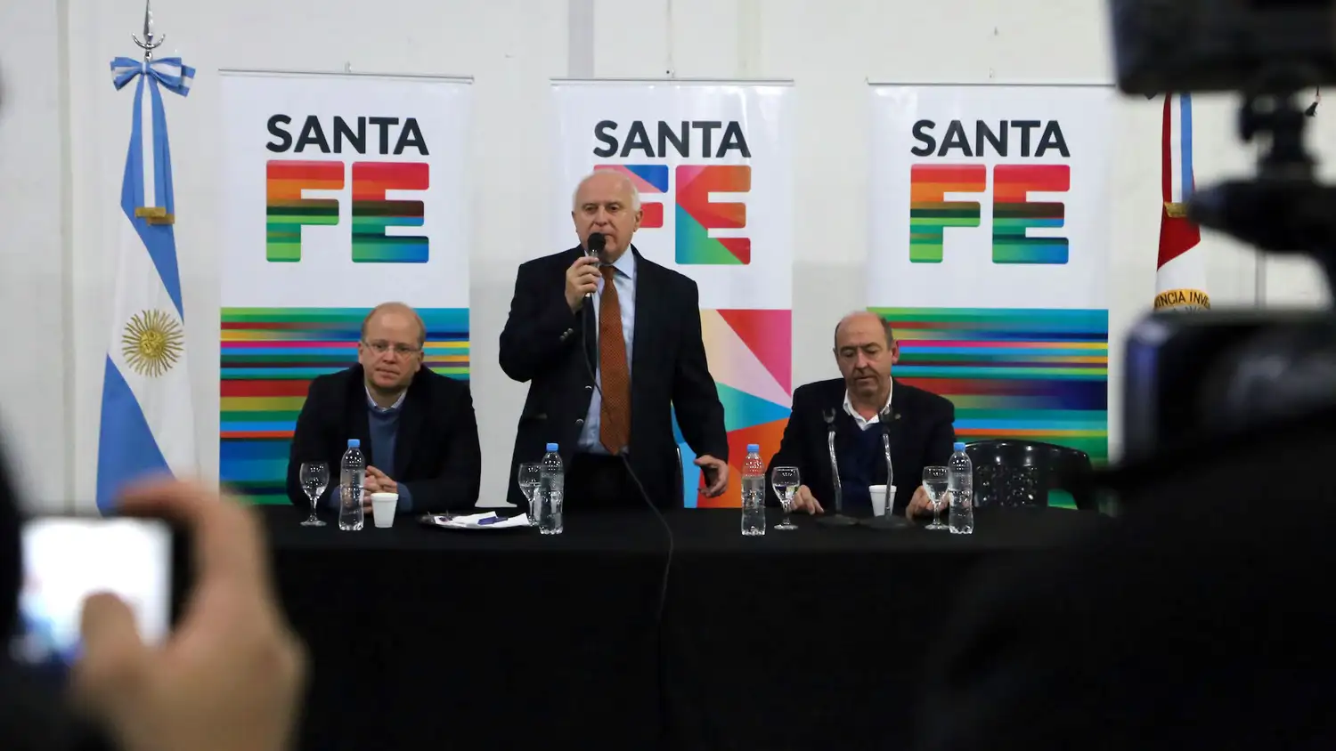 El gobernador entregó aportes a 58 clubes de la provincia