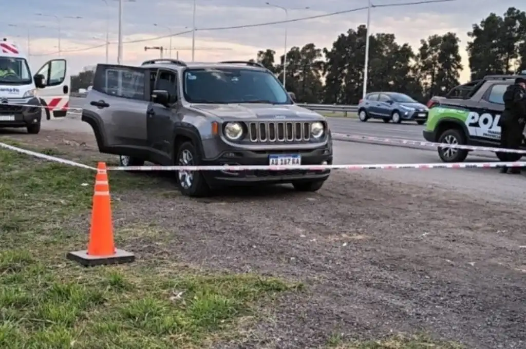 La camioneta donde hallaron el cuerpo sin vida