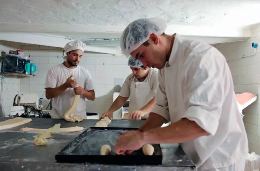 Pasteleros conformes con los cierres de paritarias del sector