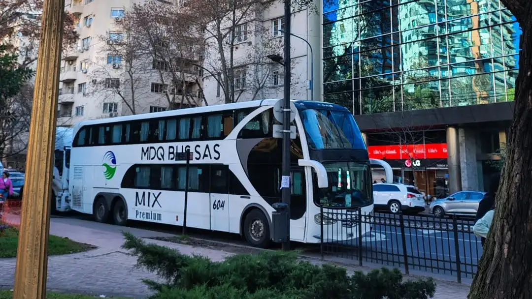 “Esta empresa de turismo encuadró a los trabajadores en el convenio 610, que es el de turismo”, denunciaron.