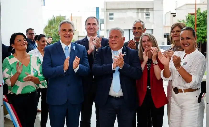 Llaryora encabezó el acto inaugural de la escuela Proa “Fulvio Rafael Pagani”.