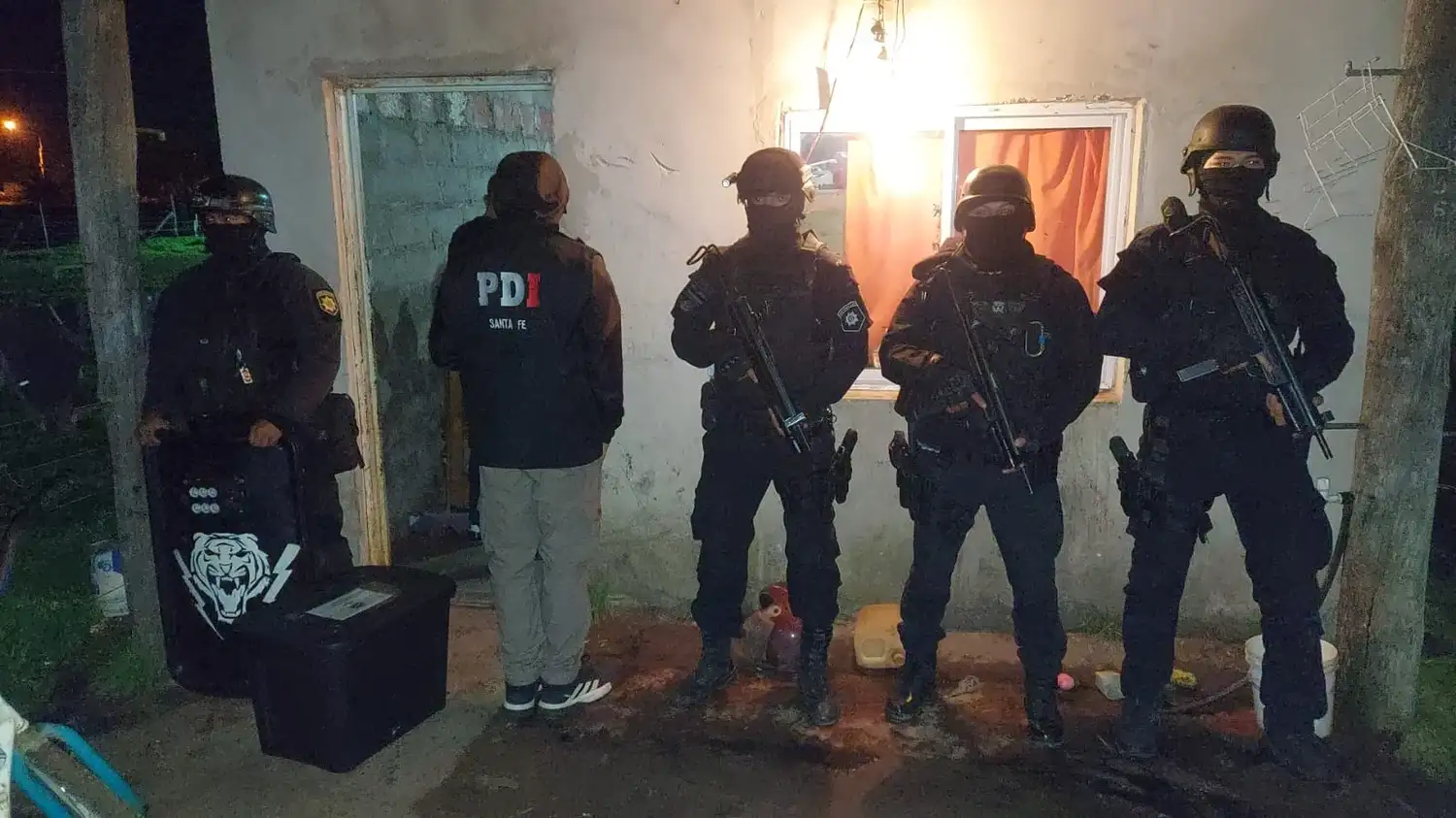 Una mujer de 34 años fue detenida y encausada por tenencia de estupefacientes con fines de comercialización. Foto: Gentileza