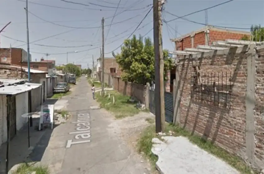 Estaba en una fiesta clandestina, se quiso sacar una foto con un arma, mató a un hombre y se escapó