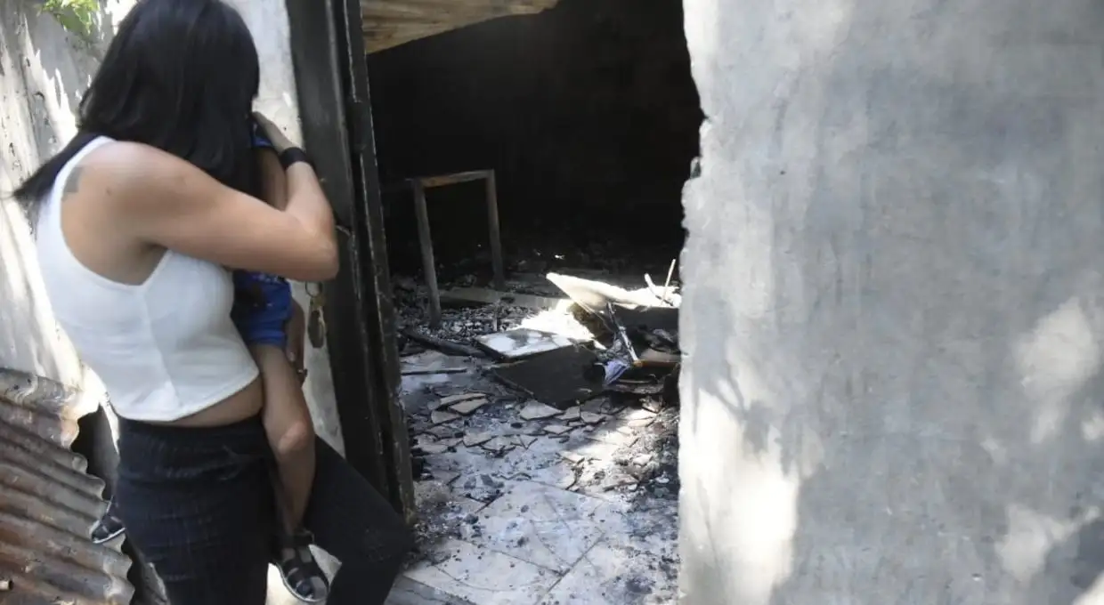 Incendio en barrio Travesía: se quemaron cuatro casas