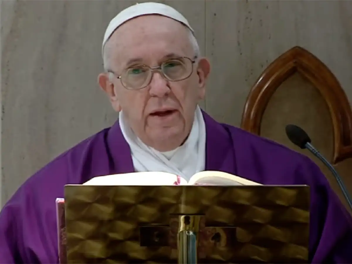 Se registró un caso de coronavirus en la residencia Santa Marta, donde vive el Papa