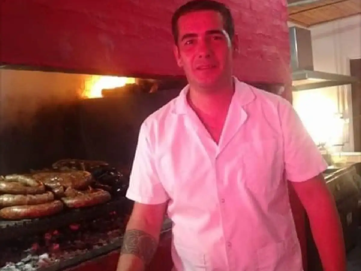 Ignacio regala asado a la gente que más necesita