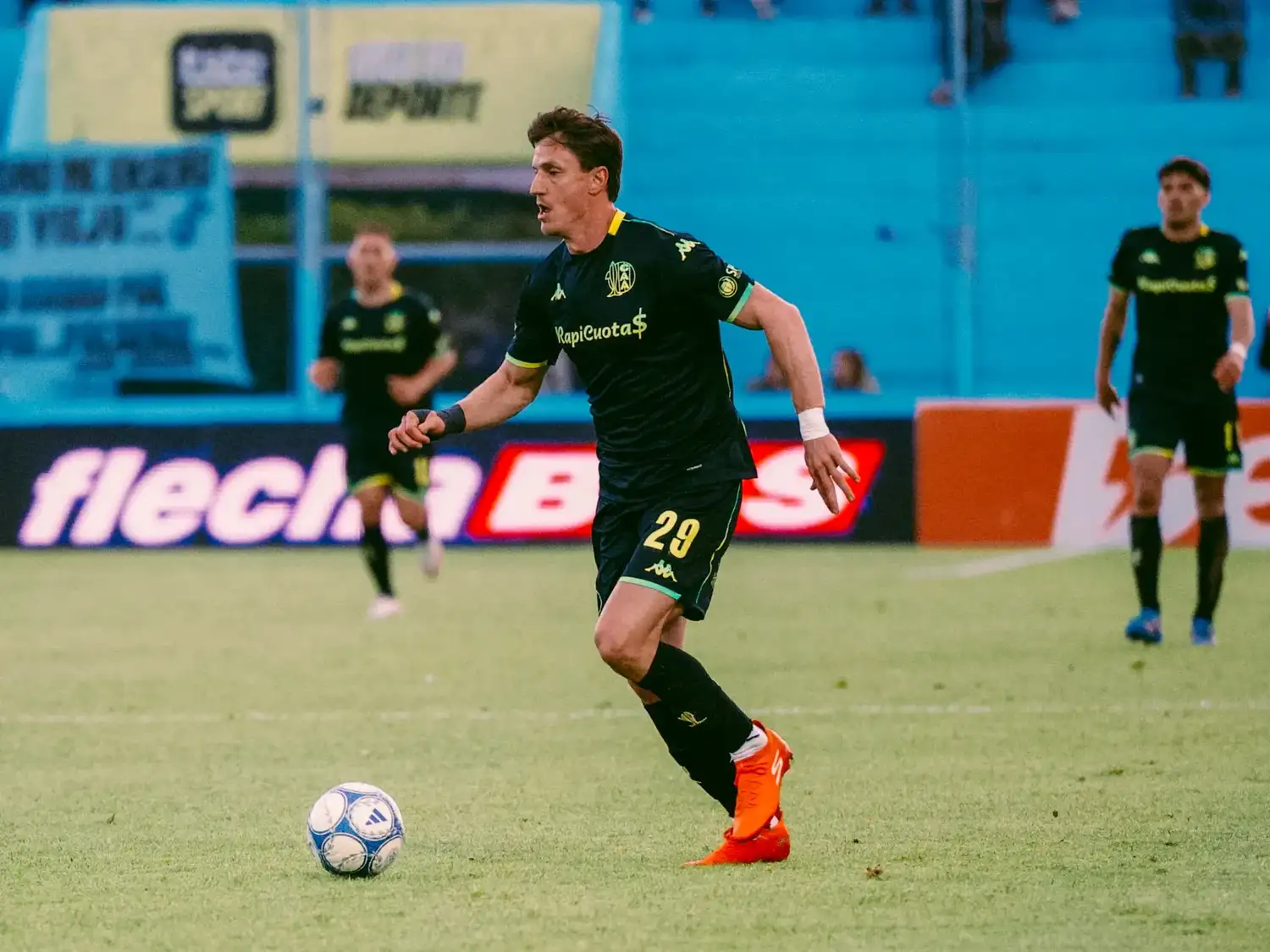 Aldosivi recibe a Belgrano a las 14:45 en el José María Minella.