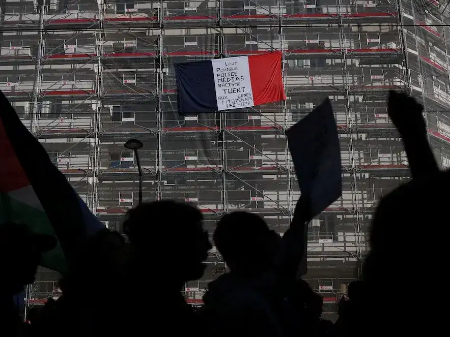 La Justicia francesa modificó el recorrido de la marcha en París ante el temor de nuevos disturbios.