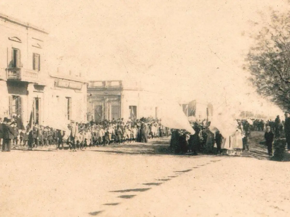 El 25 de Mayo de 1910 en un pueblo gringo, San Francisco 