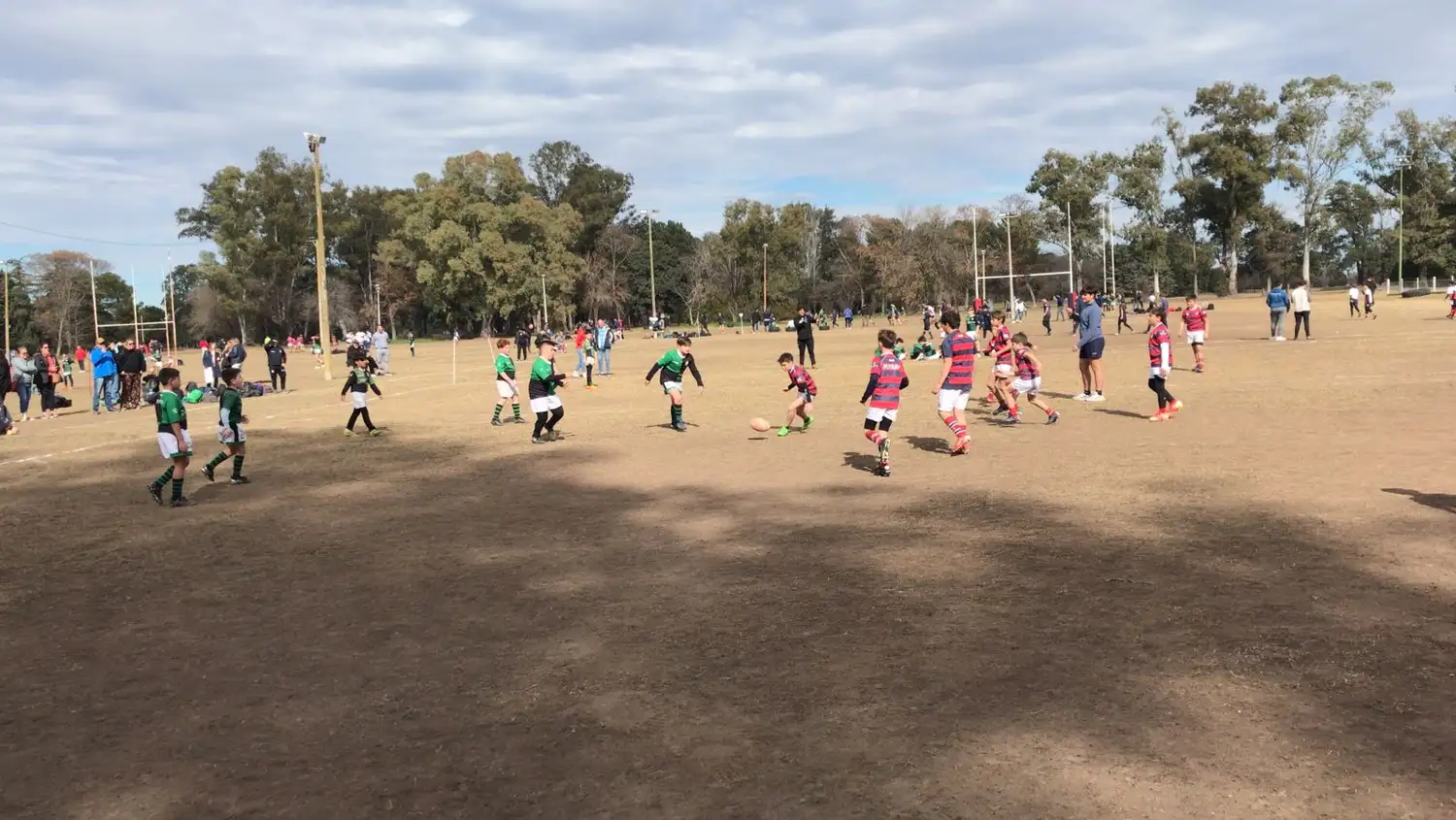 Los más chiquitos disfrutando del Rugby en el Country