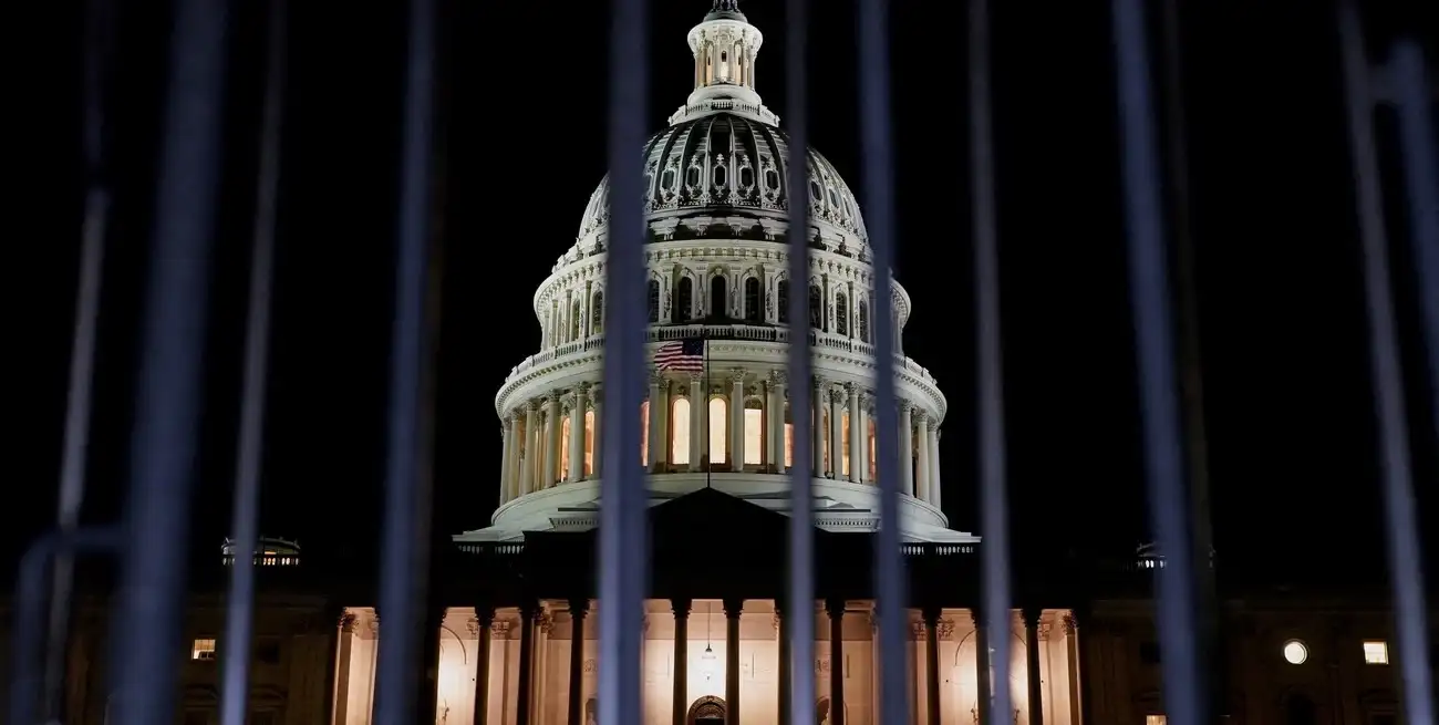 El capitolio atraviesa las horas más convulsas desde 2019. Crédito: REUTERS/Elizabeth Frantz