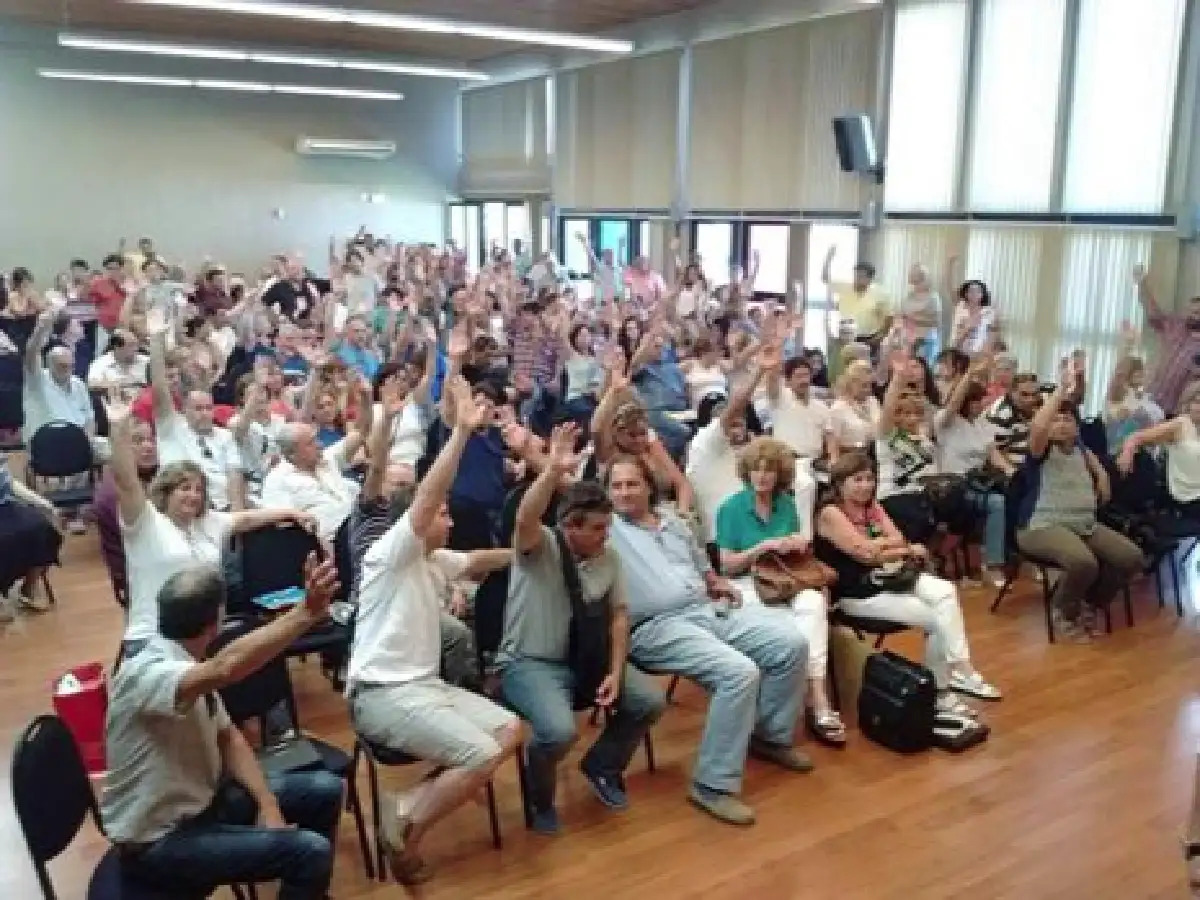 Paritarias: docentes en estado de asamblea tras la reunión con el gobierno	