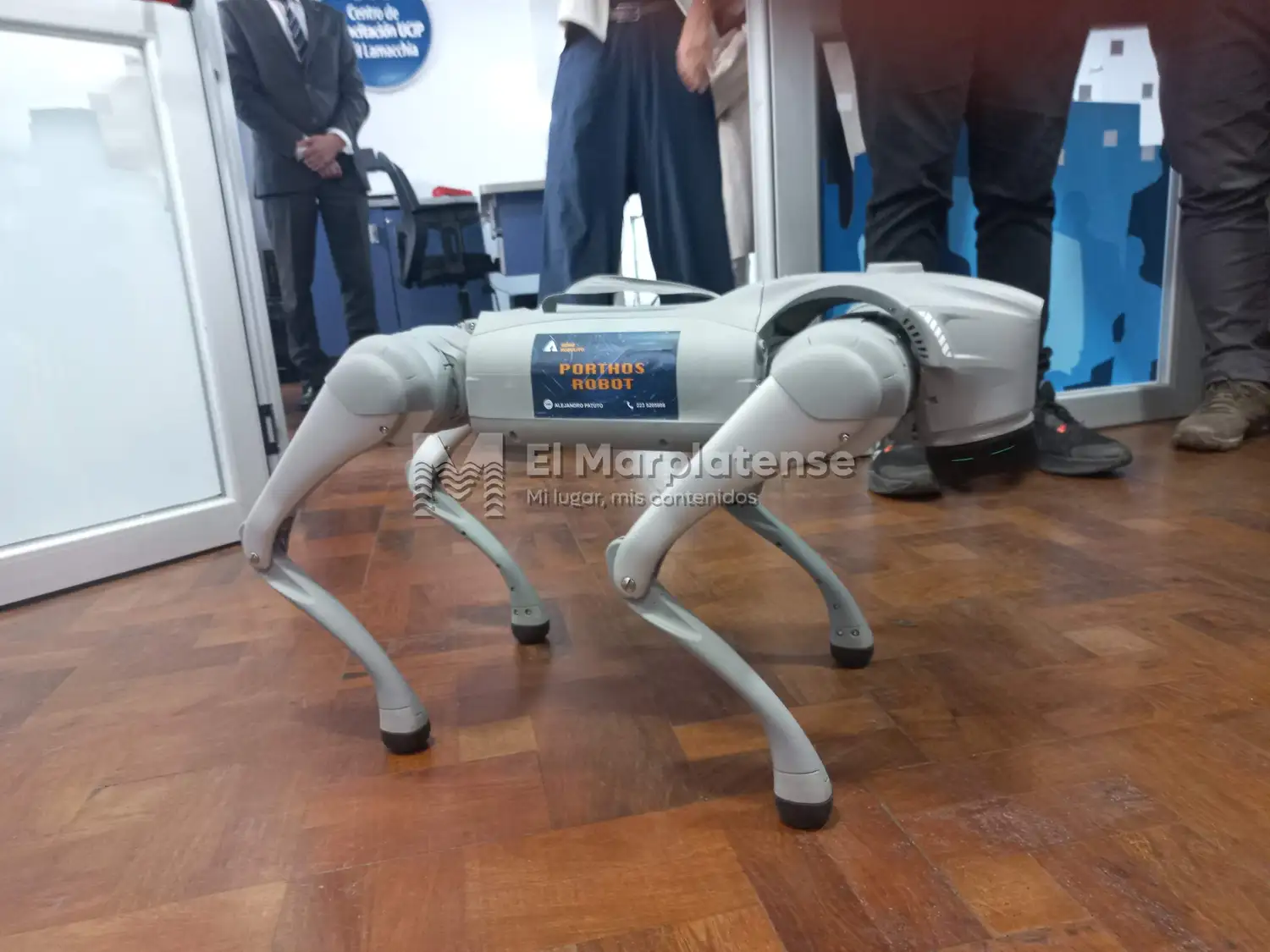 El perro robot Portos.