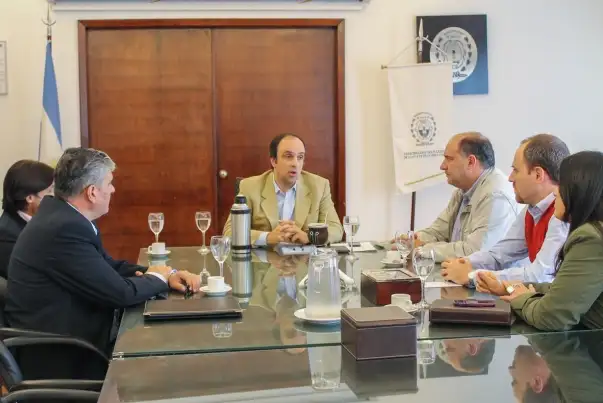 El intendente José Corral recibió a las nuevas autoridades locales del Pami