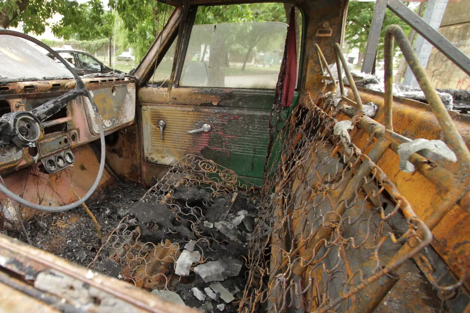 Guadalupe Oeste: quemaron una camioneta