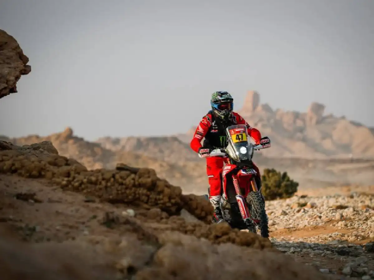 Benavides se impuso en la quinta etapa y lidera la general en motos